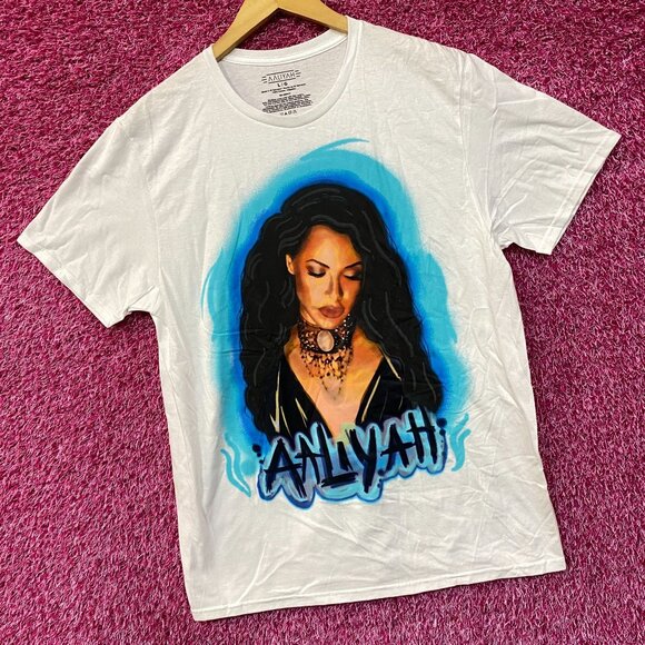 Aaliyah Queen of RnB Airbrush Music Tshirt Size Large - Picture 3 of 4